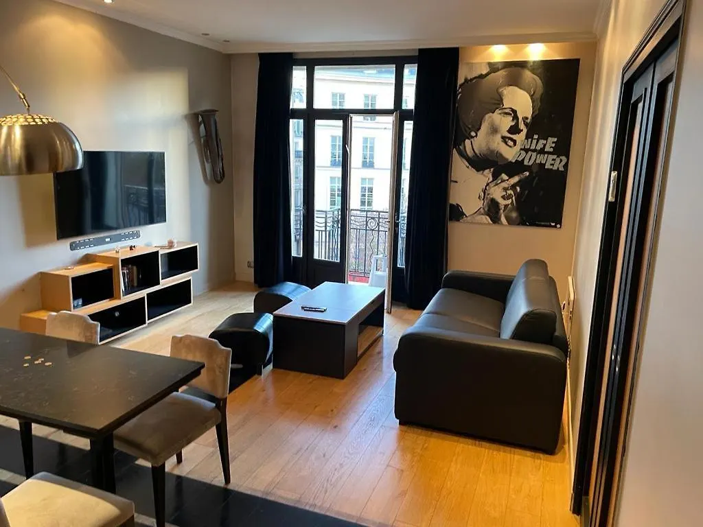 Fabulous Apartment In Heart Of Paris
